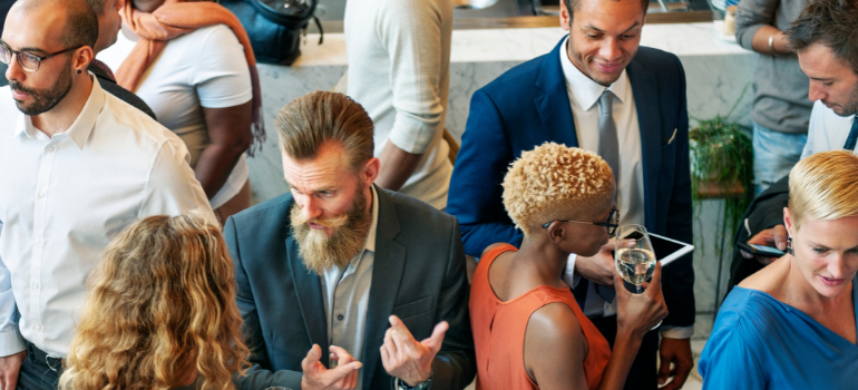 <strong>Networking em feiras: como abordar pessoas sem parecer invasivo</strong>